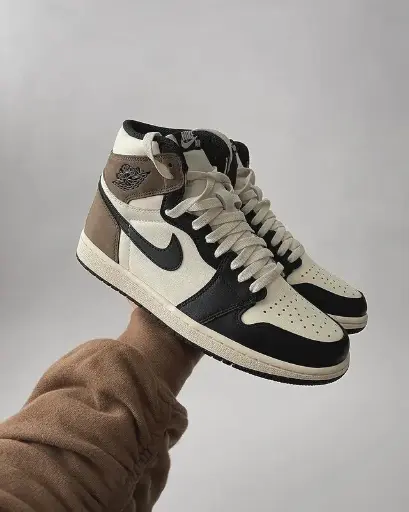 Nike Air Jordan 1 Retro High OG “Dark Mocha”